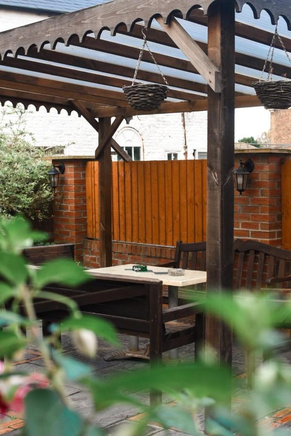 Отель The Crown And Woolpack Long Sutton  Экстерьер фото